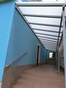 pristresek_konstrukce_hlinik_praskovy_lak